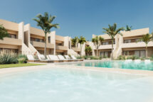alt="Piscine des bungalows de luxe à Roda Golf"